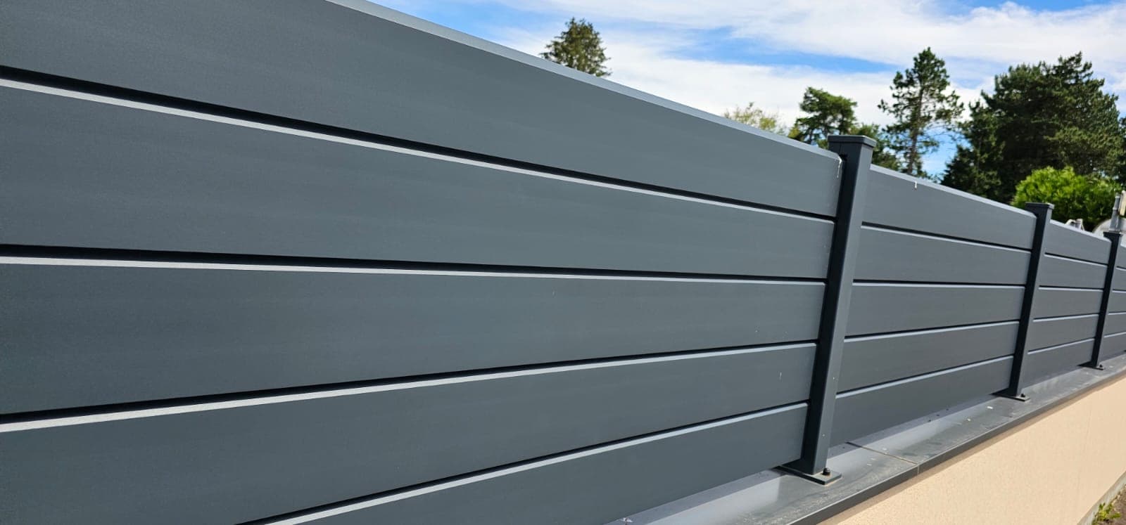 Clôture / Portail sur mesure realise par Profiler Metal Solutions en Moselle