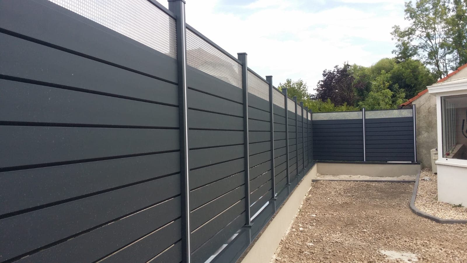 Clôture / Portail sur mesure realise par Profiler Metal Solutions en Moselle