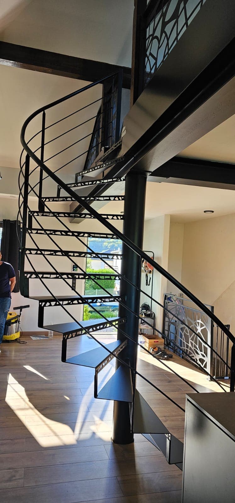 Escalier sur mesure realise par Profiler Metal Solutions en Moselle